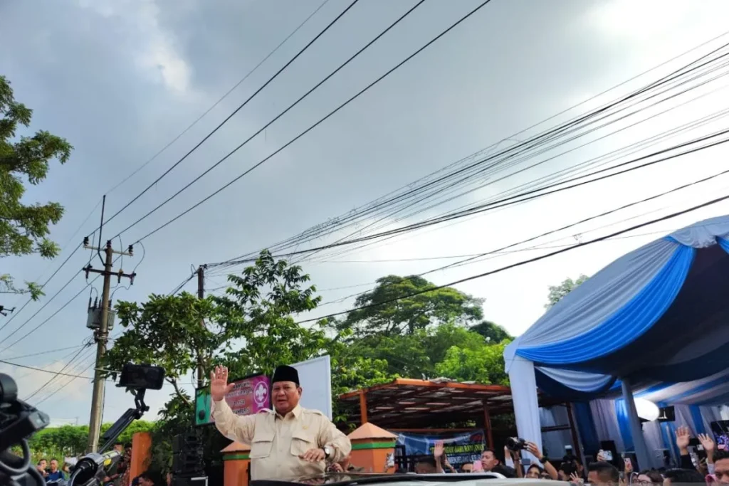 Prabowo Janji Pasang TV di Semua Sekolah, Digitalisasi atau Gimik Politik?